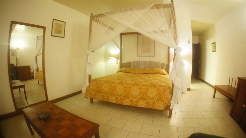 Sunny Hotel Majunga