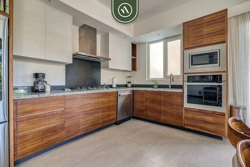 Luxury 2 BR Condo Near Golf Courses and Marina