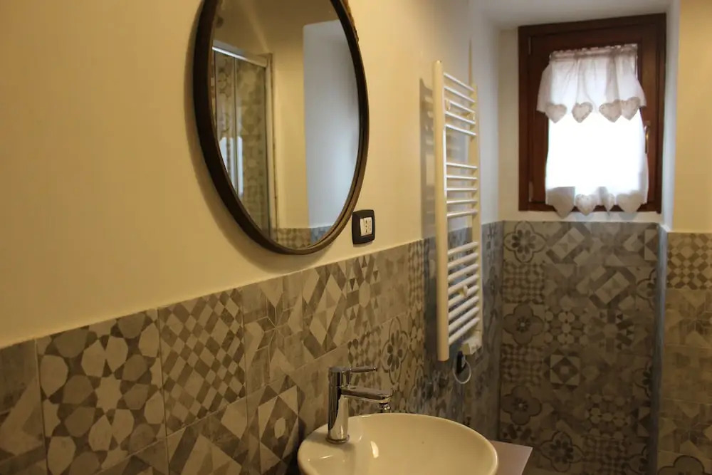 Red House to Enjoy a Romantic Holiday in Freedom and Style