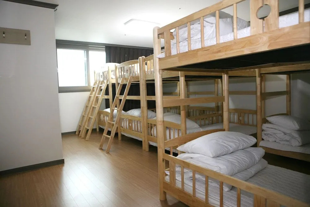 The Blue Jeju Guesthouse - Hostel