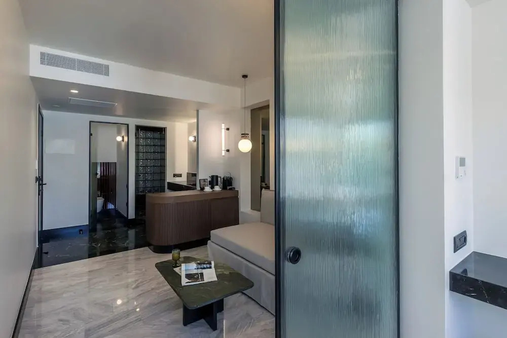 LAvventura Suites