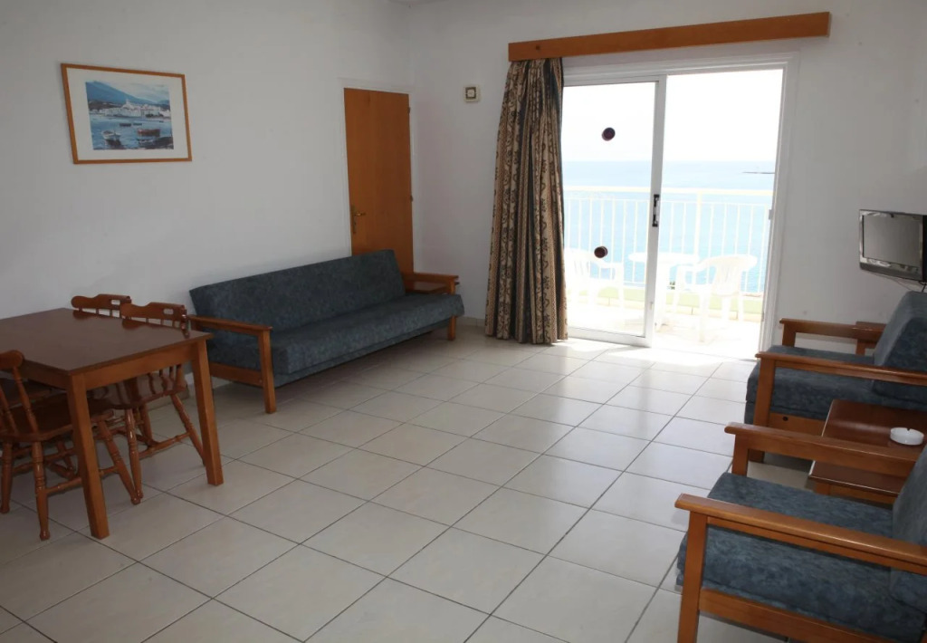 Maistrali Hotel Apts