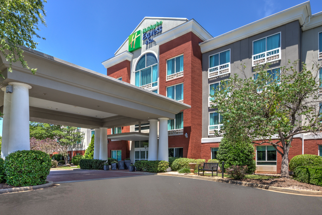 Holiday Inn Express & Suites I-26 & Us 29 At Westgate Mall by IHG