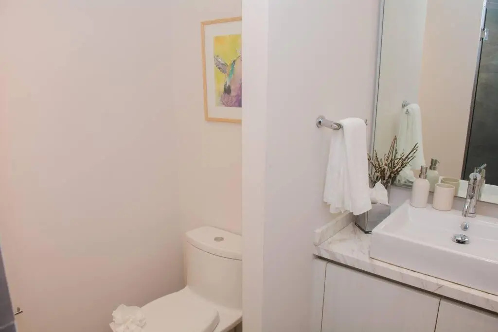 G012S-Esther Gallery Luxury Condo. The Jewel of downtown