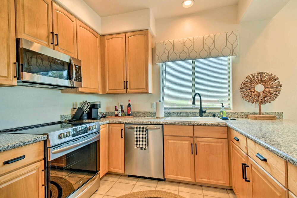 Pool Access: Mountain-view Condo in Fountain Hills
