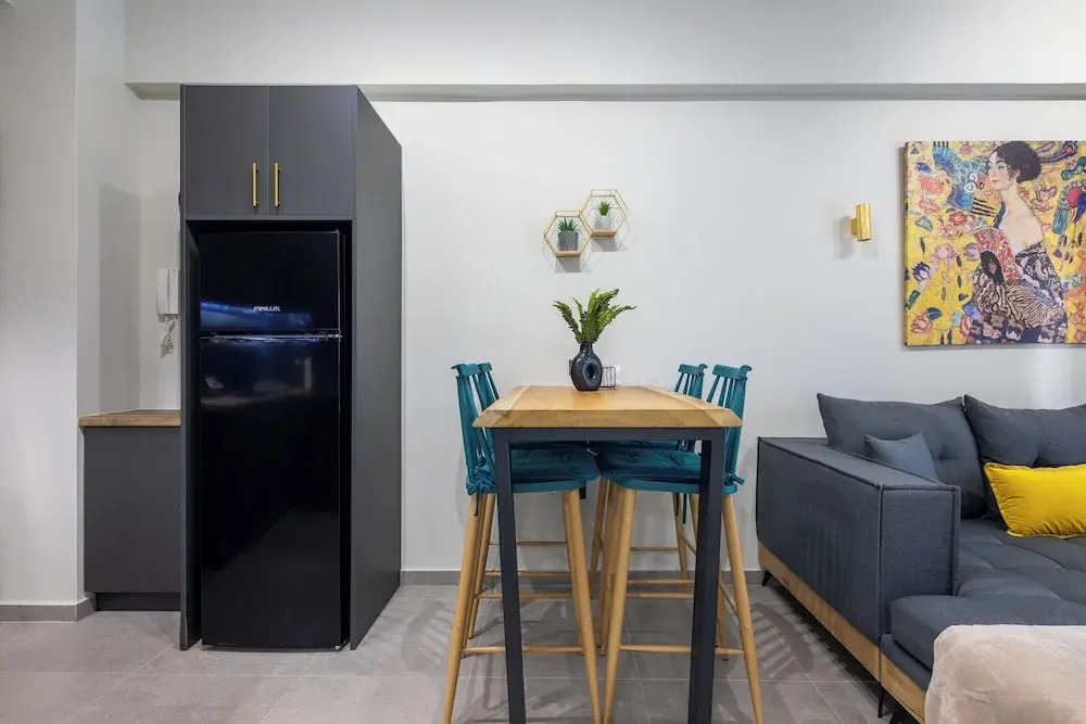 Cesily 2-Bedroom Apartment in Athens