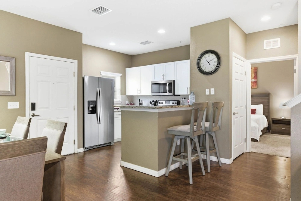 Family 4BR Stay Near Orlando Parks