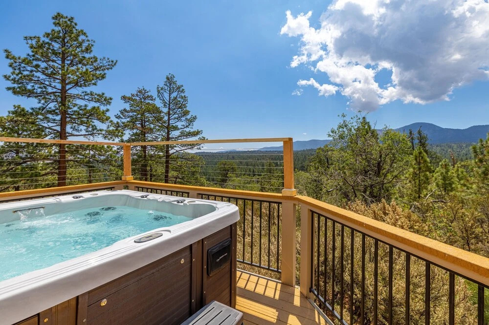 27 - Castle Rock Retreat 3 Bedroom Home by Redawning