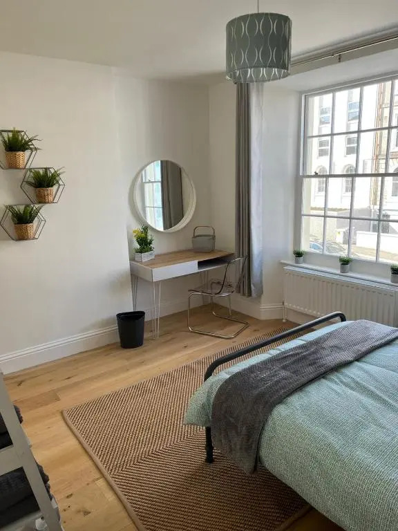 Lovely 1 Bed flat *FREE PARKING* Hoe/Barbican Plymouth