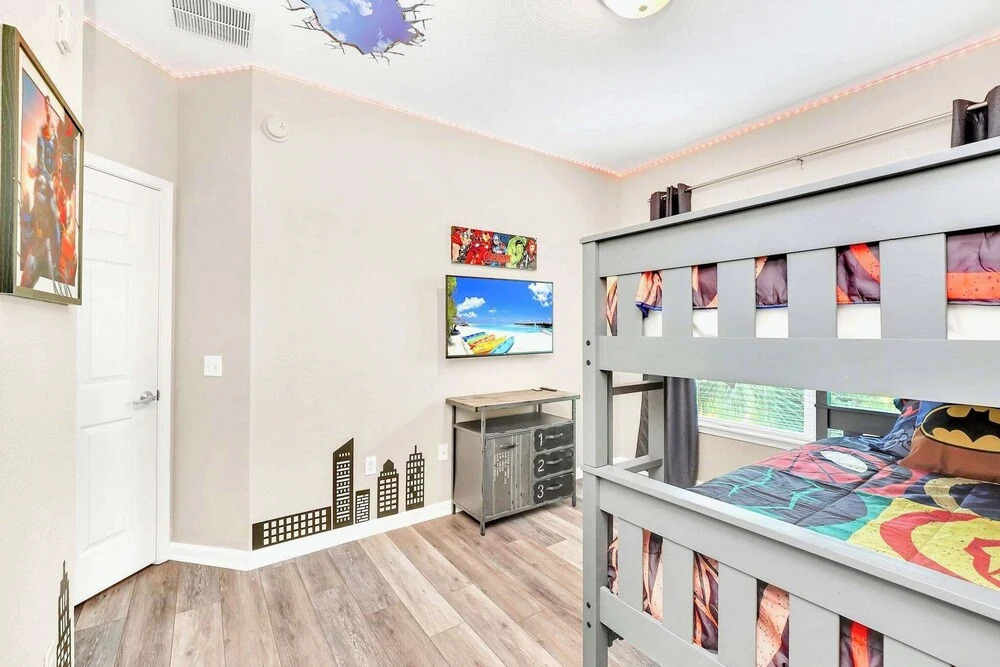 Upstay: Pet-friendly Family Condo w Poolsleeps 8