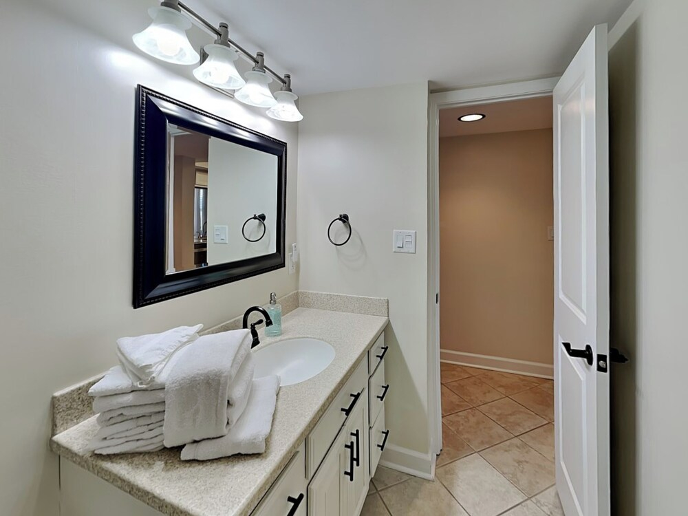 Regency Towers #401 East - Sea La Vie