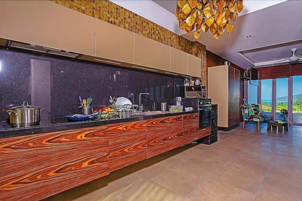 Romantic Sea View Villa with 4 Bedrooms