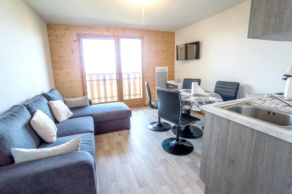 Apartment With one Bedroom in Thollon-les-mémises, With Wonderful Lake