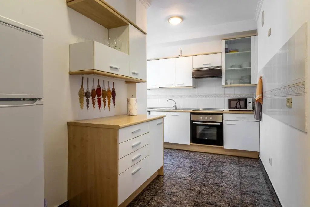 Flatguest Cicer - 3bdr + Balcony + Beach