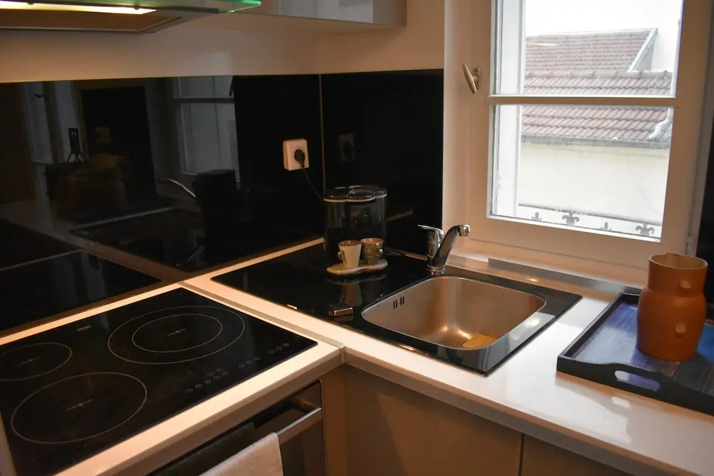 Spacious 1 Bedroom Apartment in Paris 15th