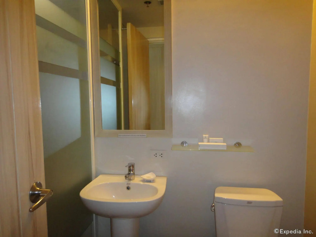 Zerenity Hotel & Suites