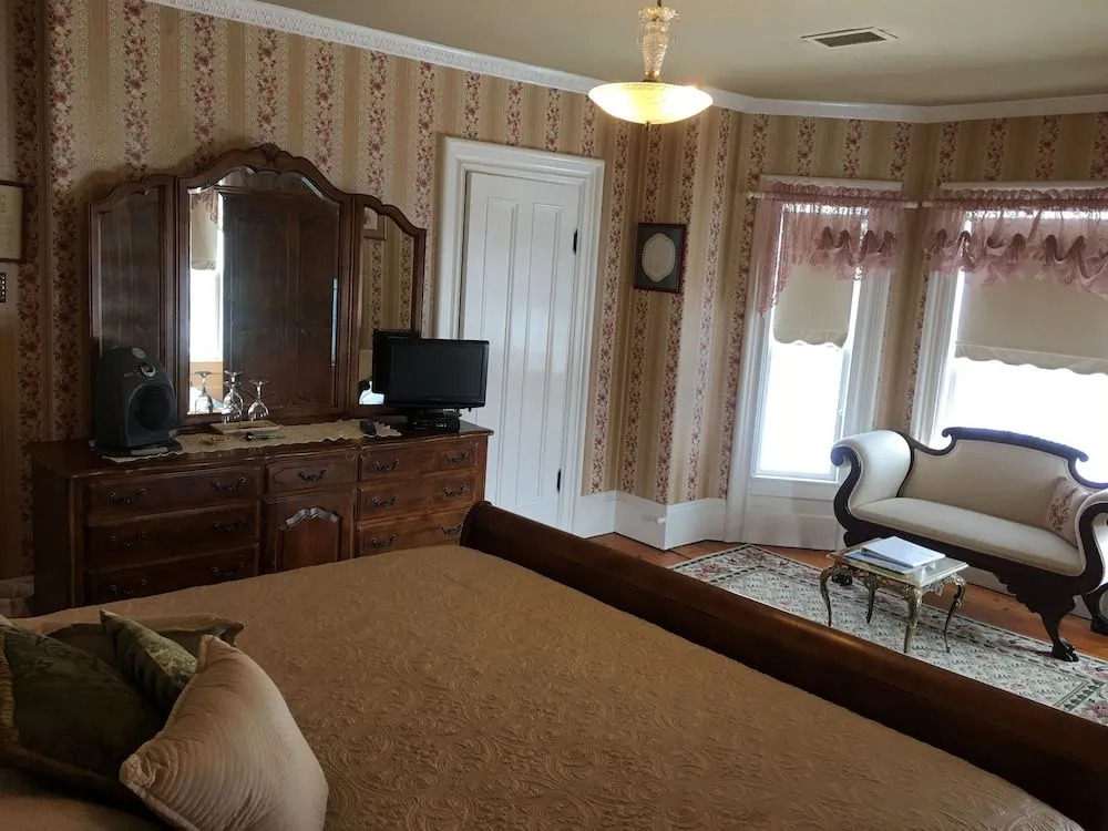 A Seafaring Maiden Bed and Breakfast