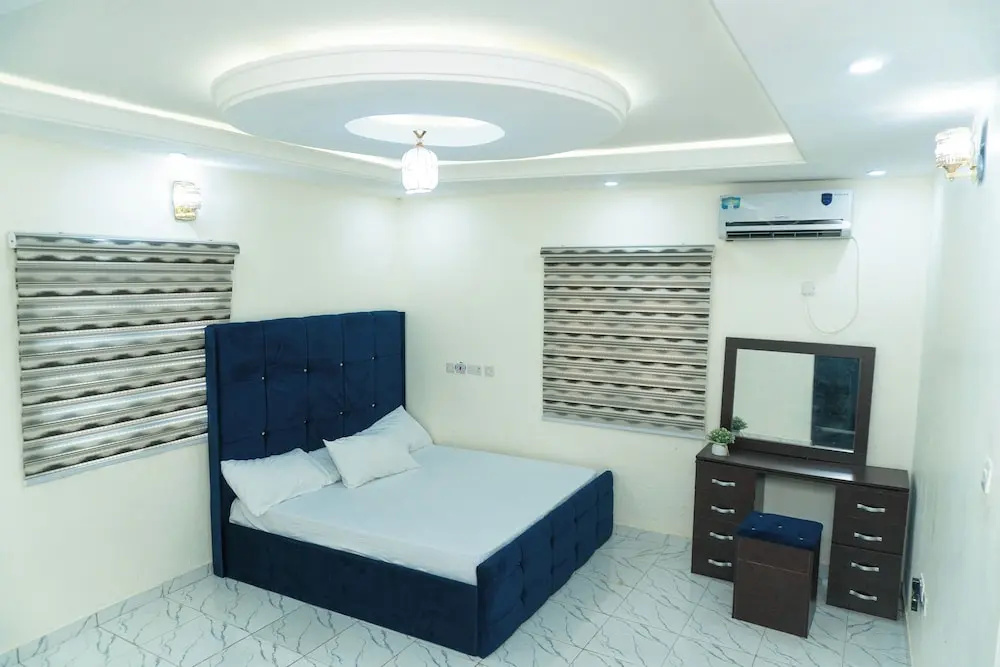 Charming 3-bed Apartment in Transe Ekulu Phase 6