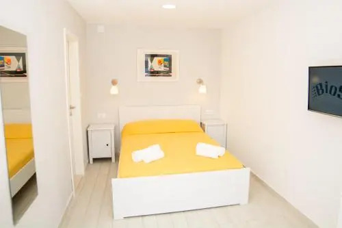 Zara Apartments