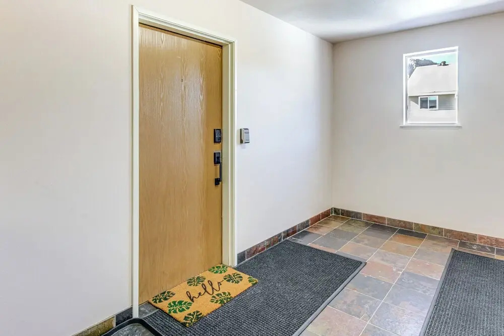 < 1 Mi to Big Sky Resort: Quiet Mtn-view Retreat
