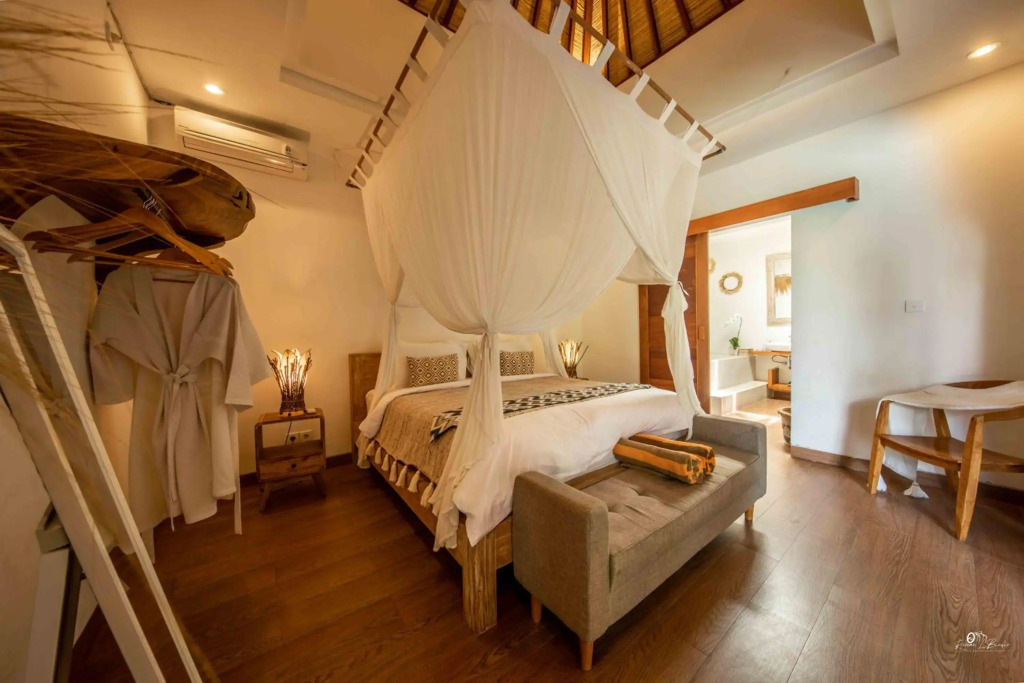 Elvano villa in heart of seminyak and near beach