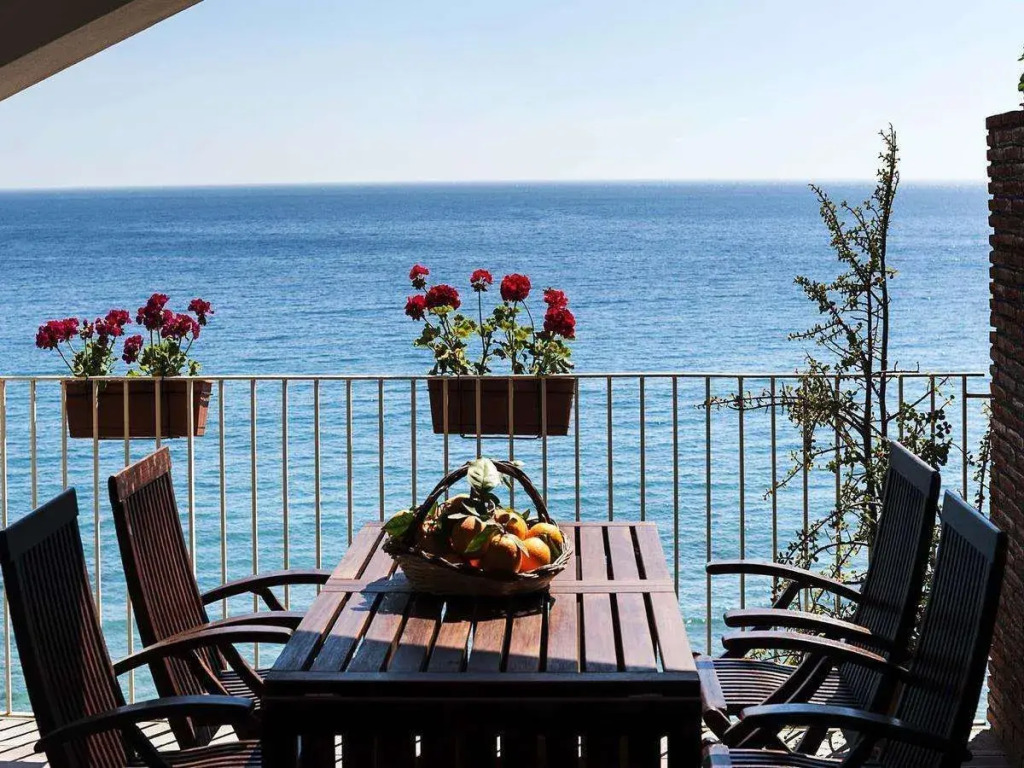 Taormina Stationhouse