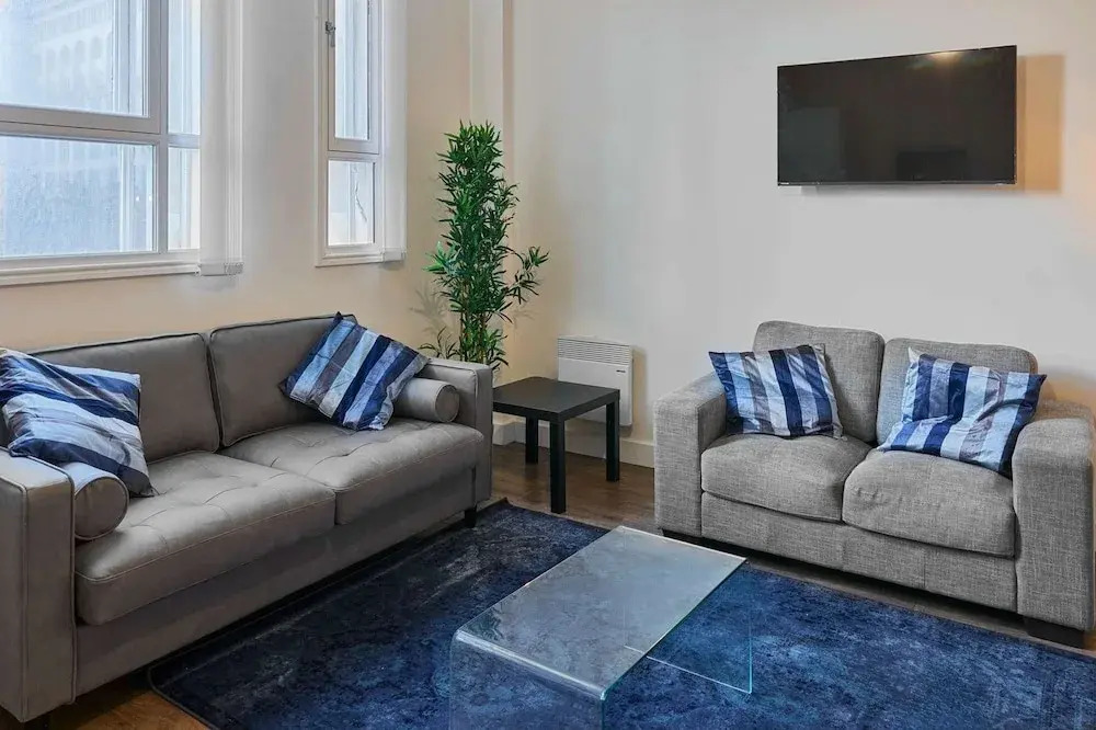 Host Stay Three Graces Getaway