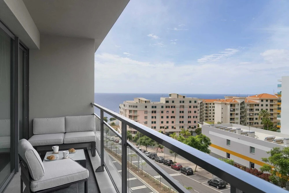 Apartment With Pool and Gym, Piornais Residence I