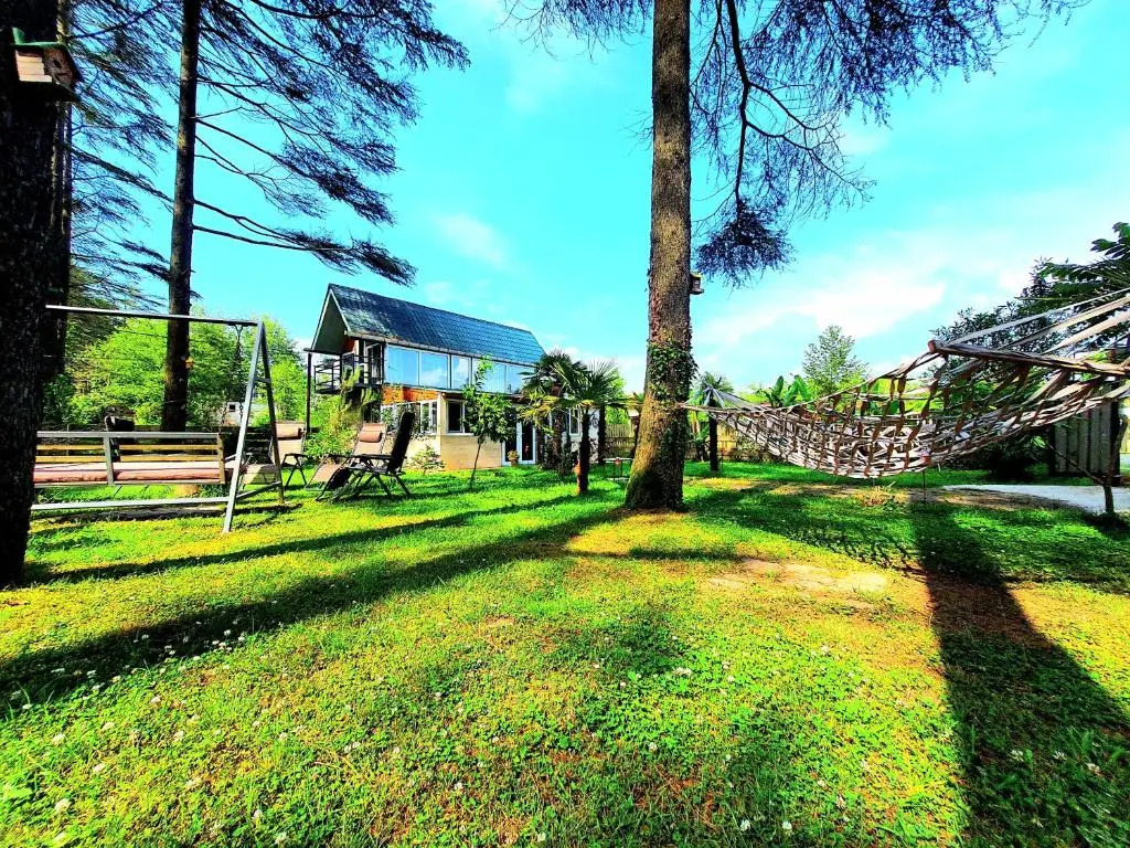 House & Yard Sesil S 70m to beach