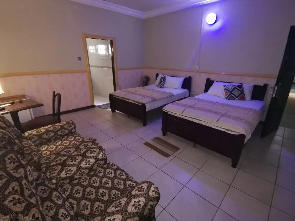 Airport Side Hotel