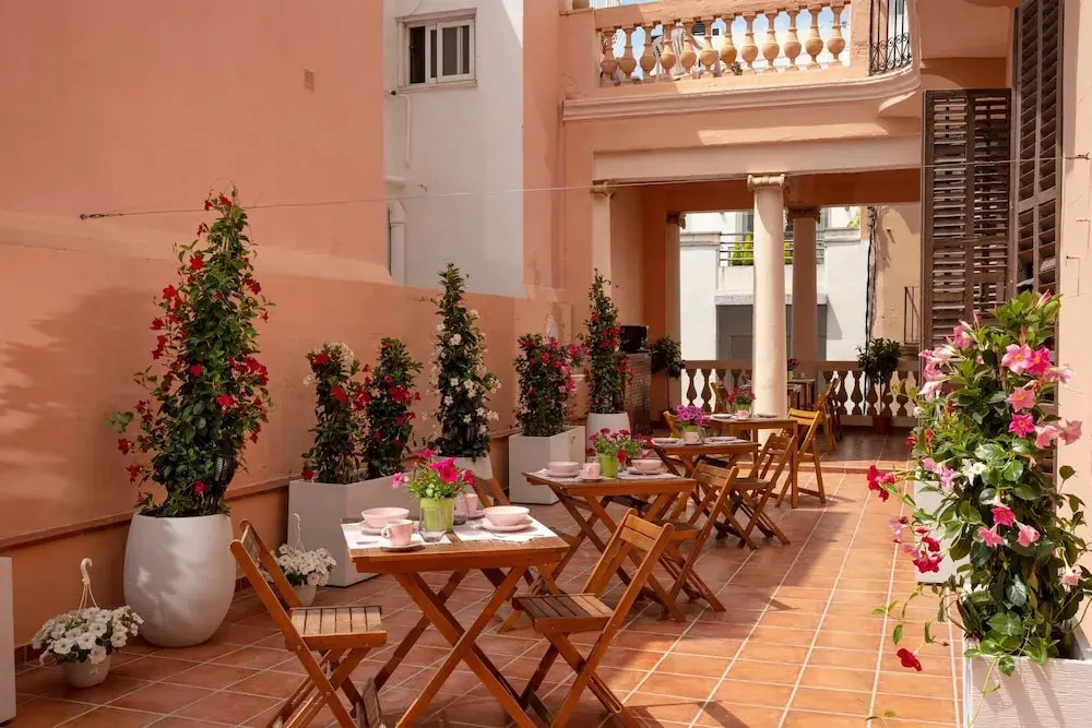 Antonios Hostal