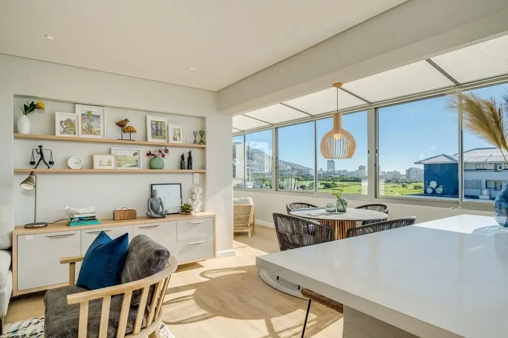 Exquisite Apartment in Mouille Point Near to Golf Course