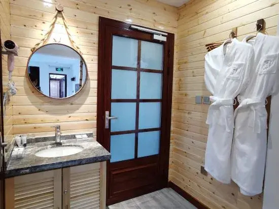 Yitang Yizhai Hot Spring Hotel