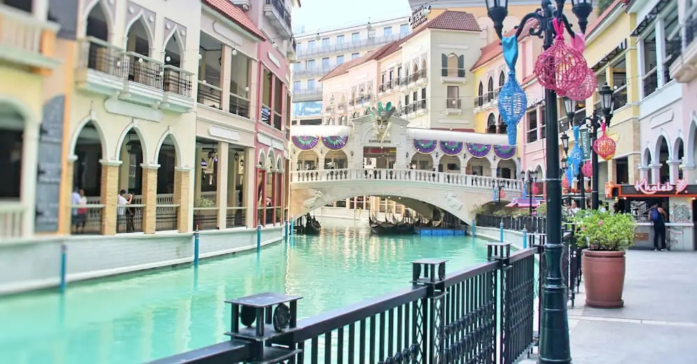 7th Floor Studio Suite W/ Balcony, Free-wifi&netflix next to Grand Canal Mall