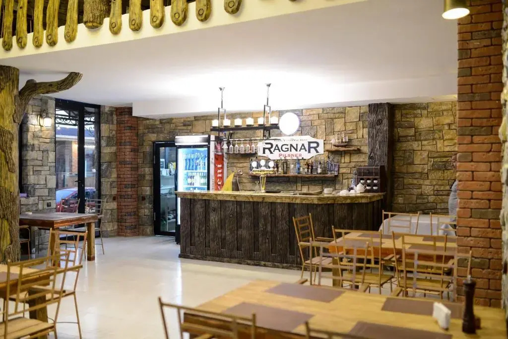 Ragnar Hotel