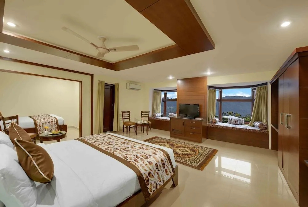The Prince - A Lake Facing Resort and Spa
