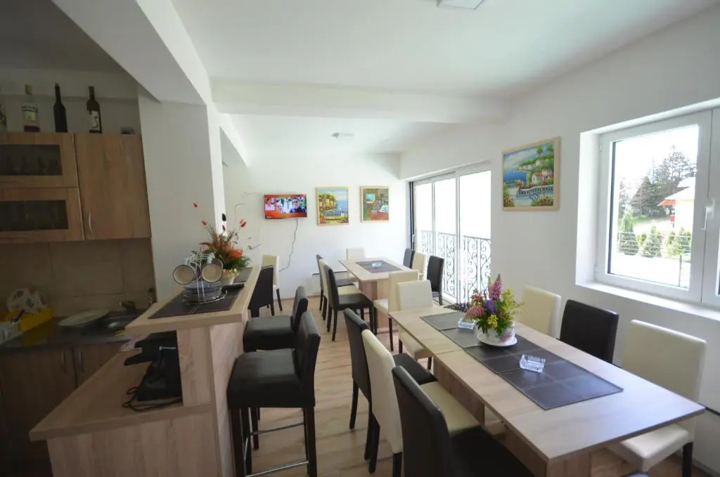 Apartments Bramar