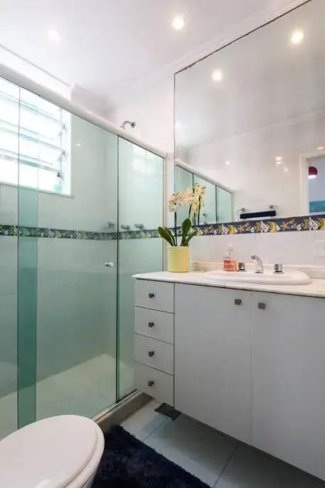 Apartamento confortável com localização privilegiada, 50 metros da praia do Arpoador
