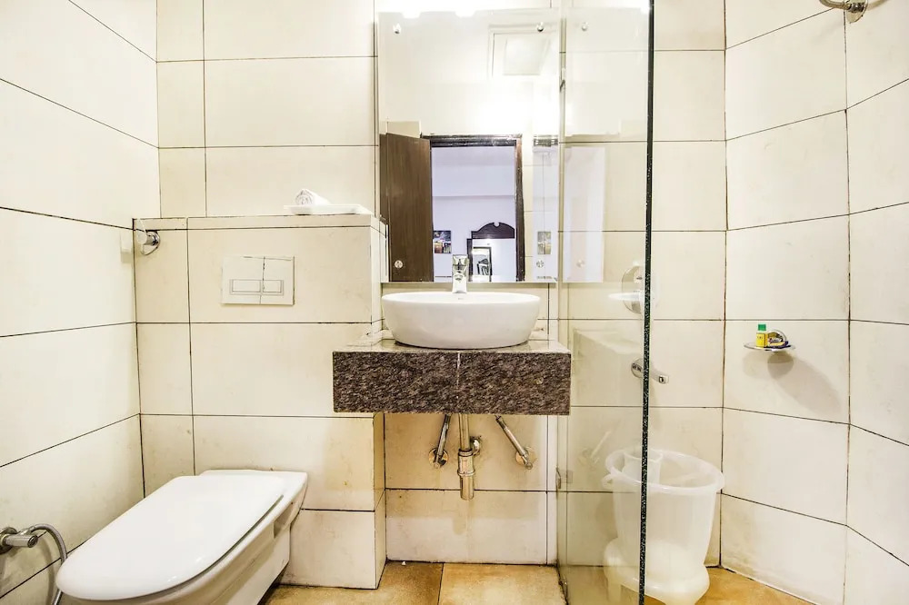 FabHotel Le Monarque Piccadily Chowk
