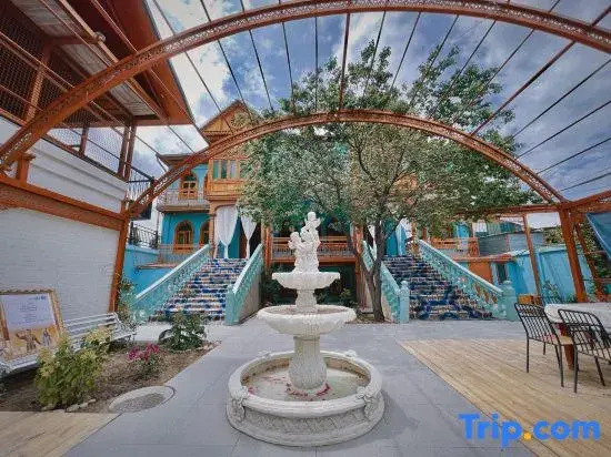 Hi YiLi·blue lane villa(Yili Old Town Kazanqi Branch)