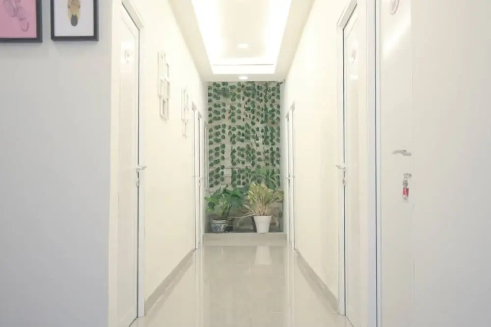 RedDoorz Plus Syariah near Manggarai Station 3