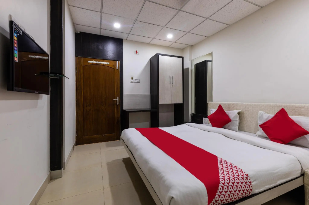 Capital O 47403 Hotel Manjeet