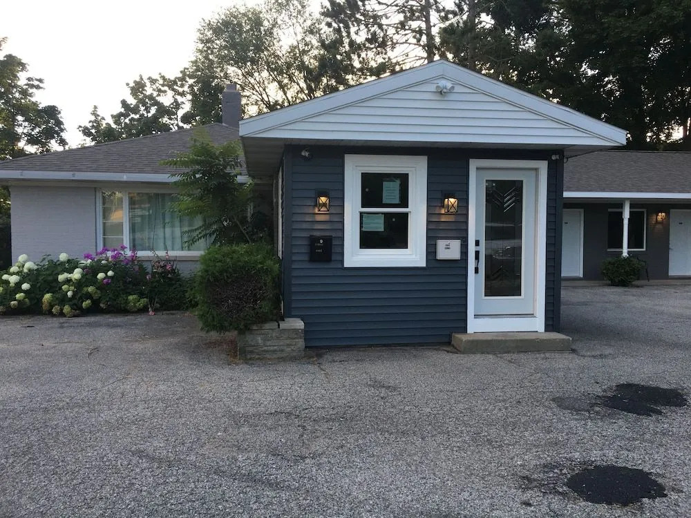 Lake Land Inn