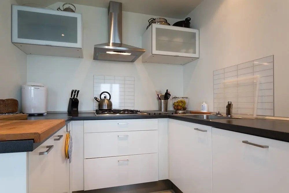 Contemporary 3 Bed Italian Lakes Villa, Lake Views, Wifi, BBQ