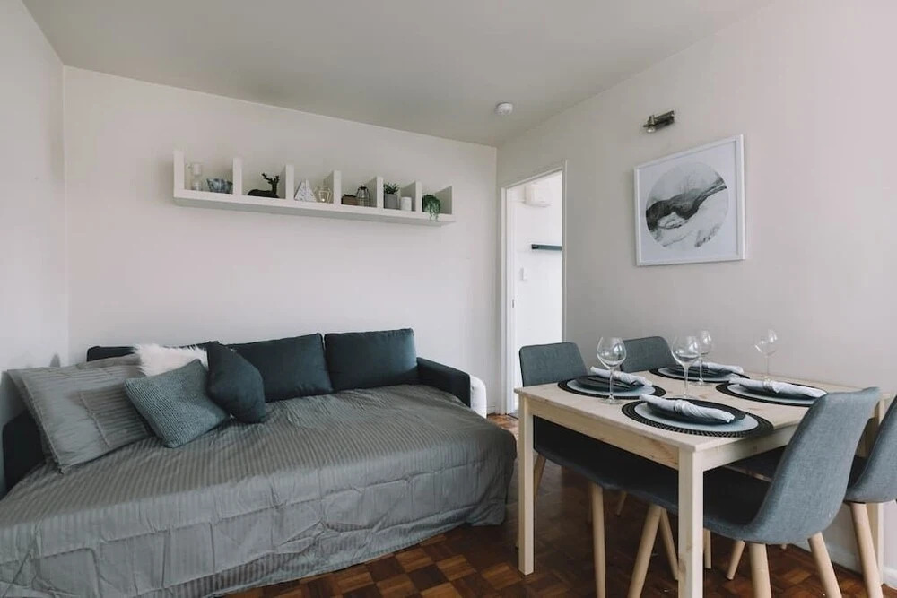 Cosy Melbourne Apartment Close To CBD