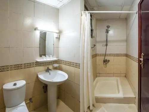 Отель Oyo 156 Al Reem Hotel Apartments