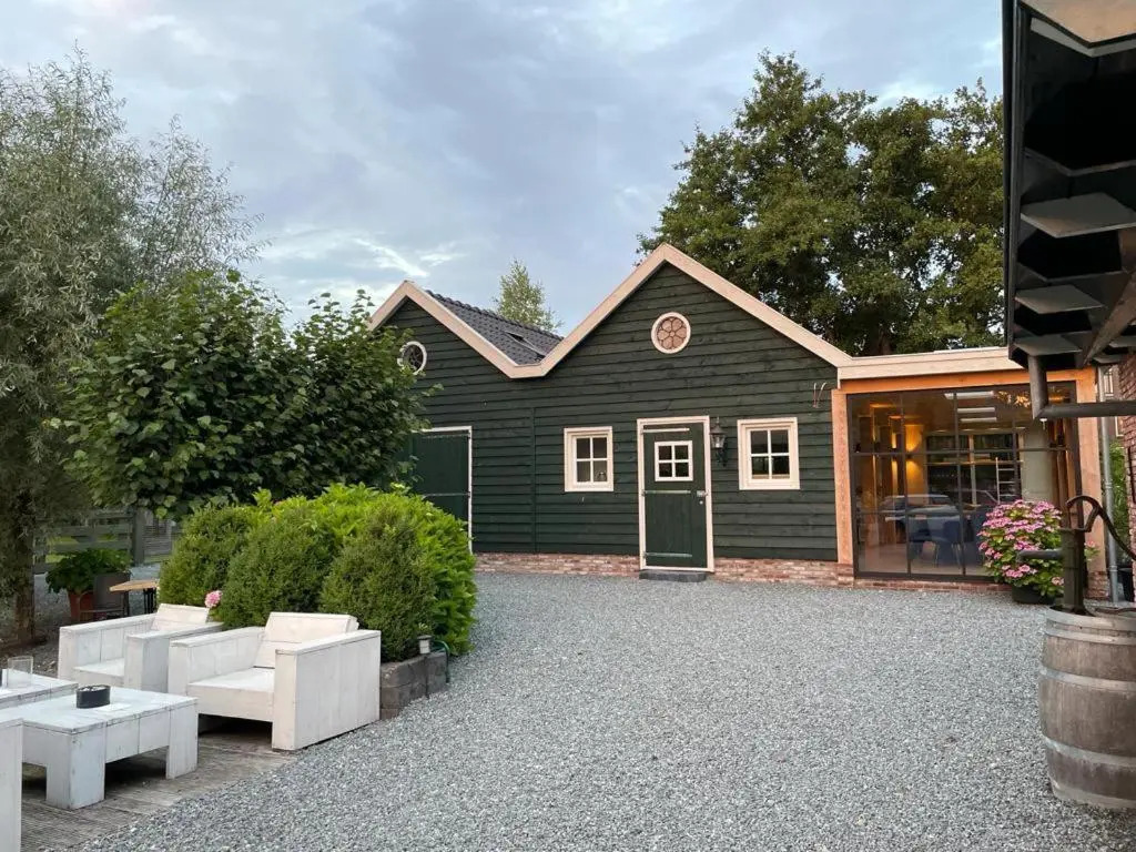 Flora’s B&B