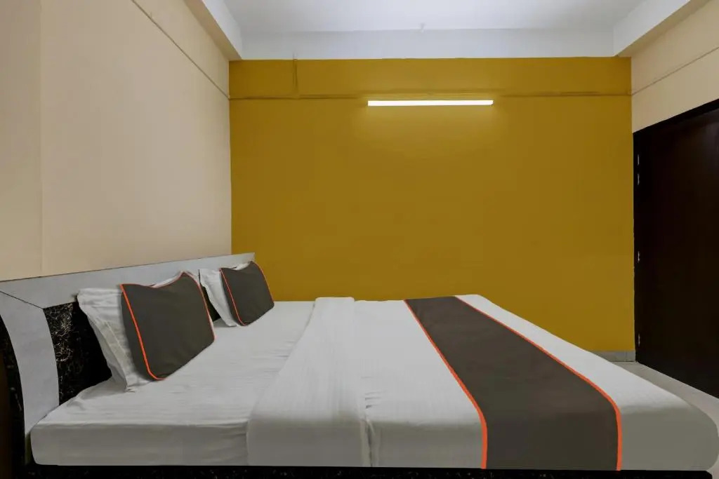 Sawkmie Hotel