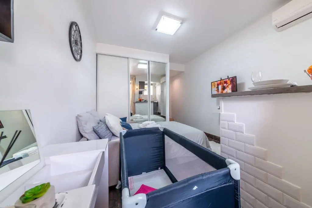 Beau studio à 50m de la plage