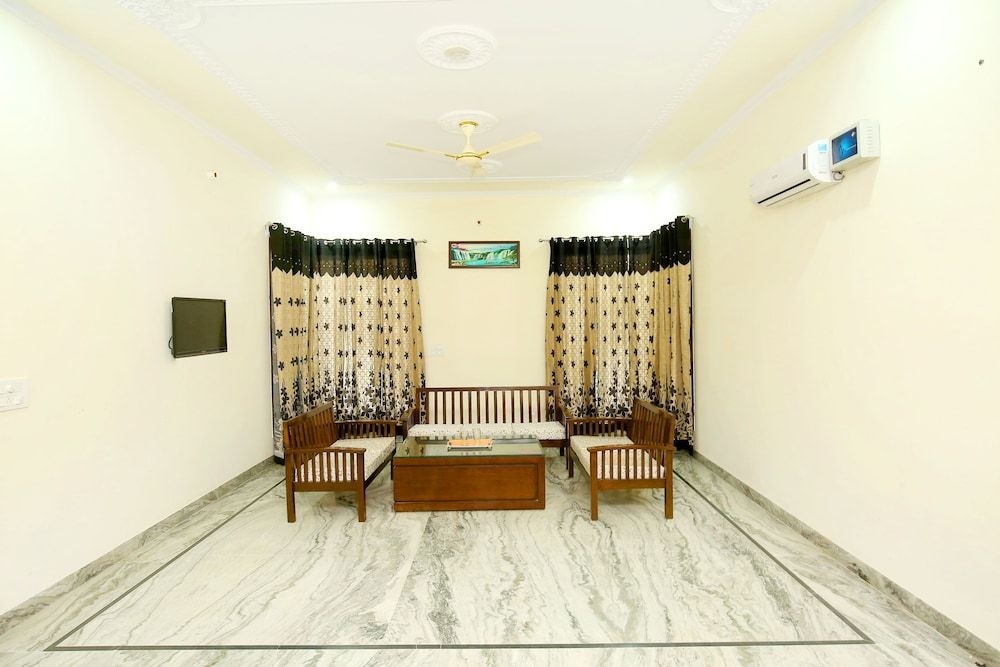 OYO 38009 The Sai Villa